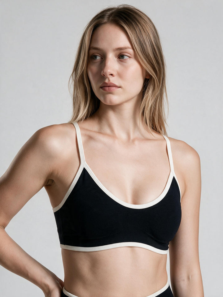ESSENTIAL SCULPT – Top Sportivo con Spalline Regolabili Nero