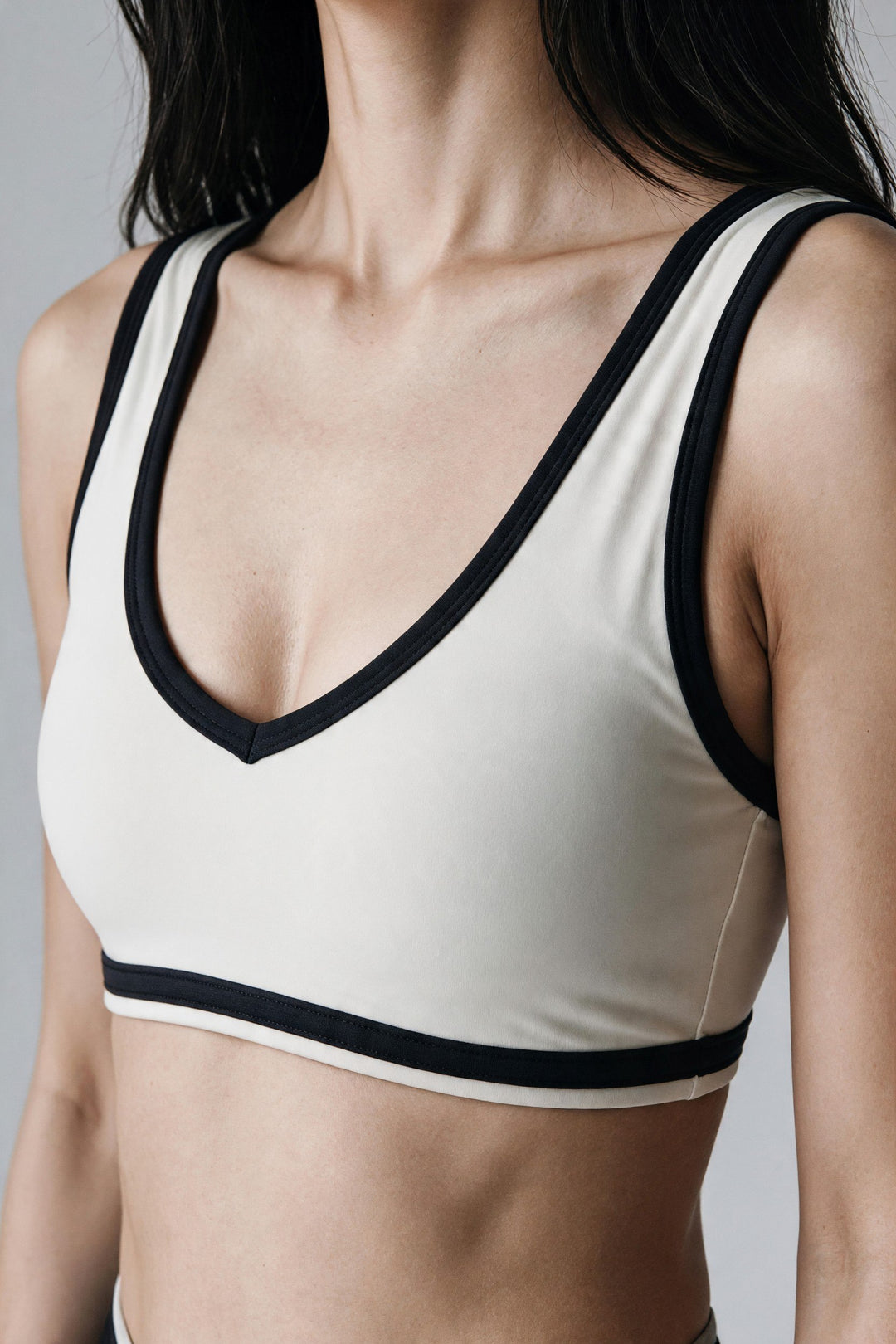 CONTOUR FIT – Top Sportivo Bicolore Bianco e Nero