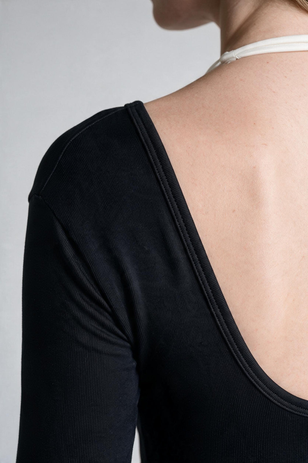 ESSENTIAL SCULPT – Top Crop a Maniche Lunghe Nero