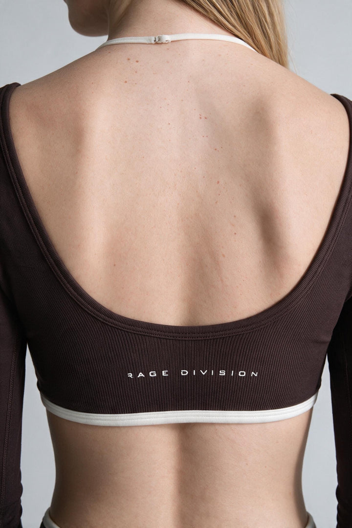 ESSENTIAL SCULPT – Top Crop a Maniche Lunghe Caffè